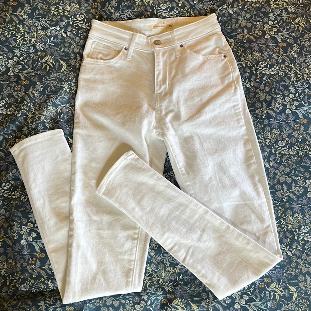 721 Levi’s high rise skinny jeans